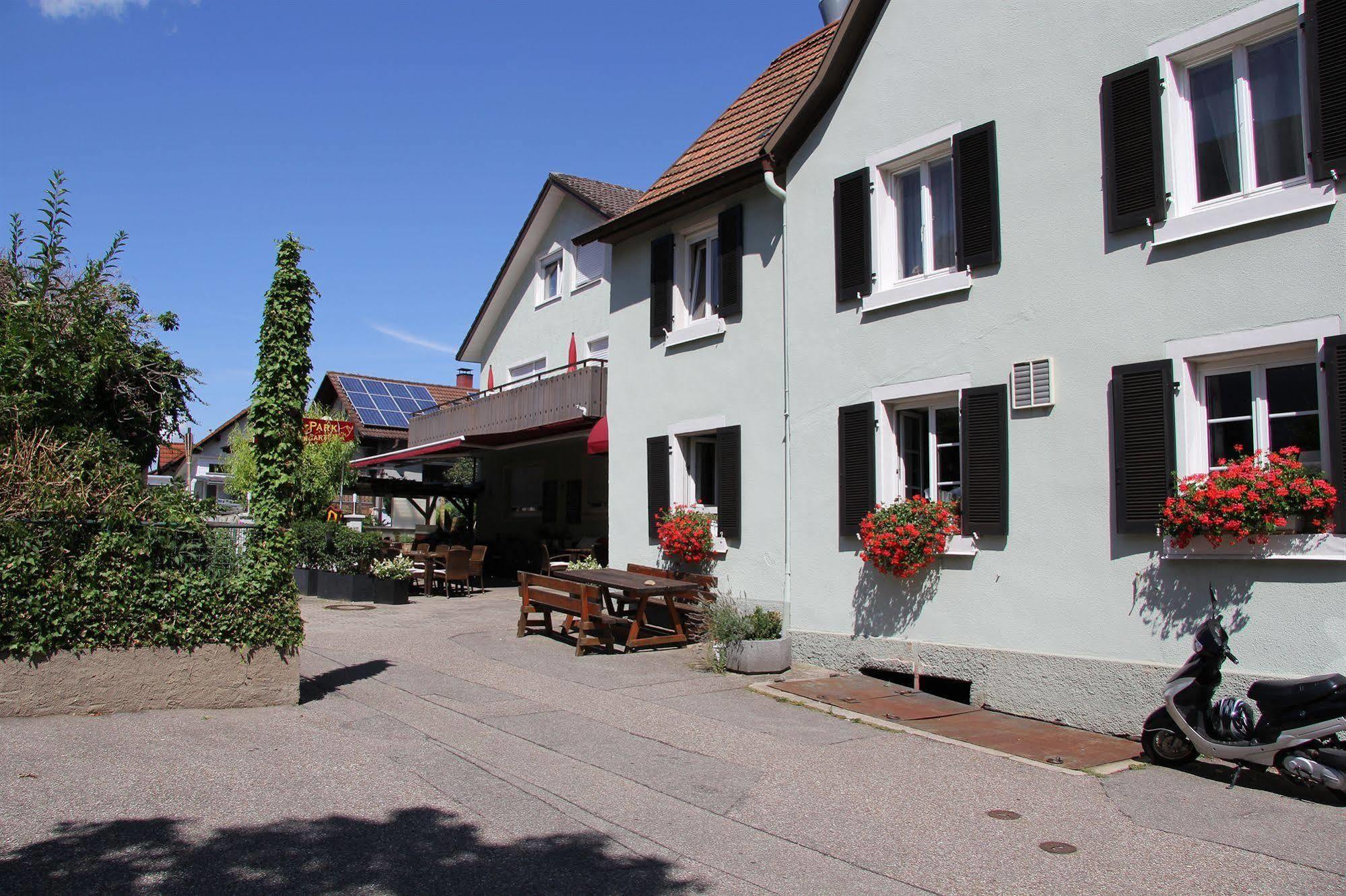 Landgasthof Ochsen 진츠하임 외부 사진